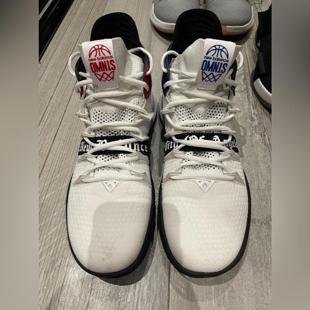 Barely used 11.5 mens New Balance Omn1s - City of Angels - White
